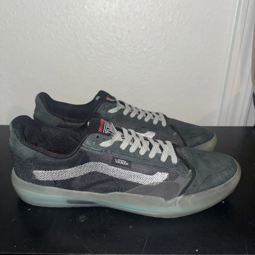 Vans Women Black/Grey Suede A.V.E Ultimate Waffle Shoes Size 9